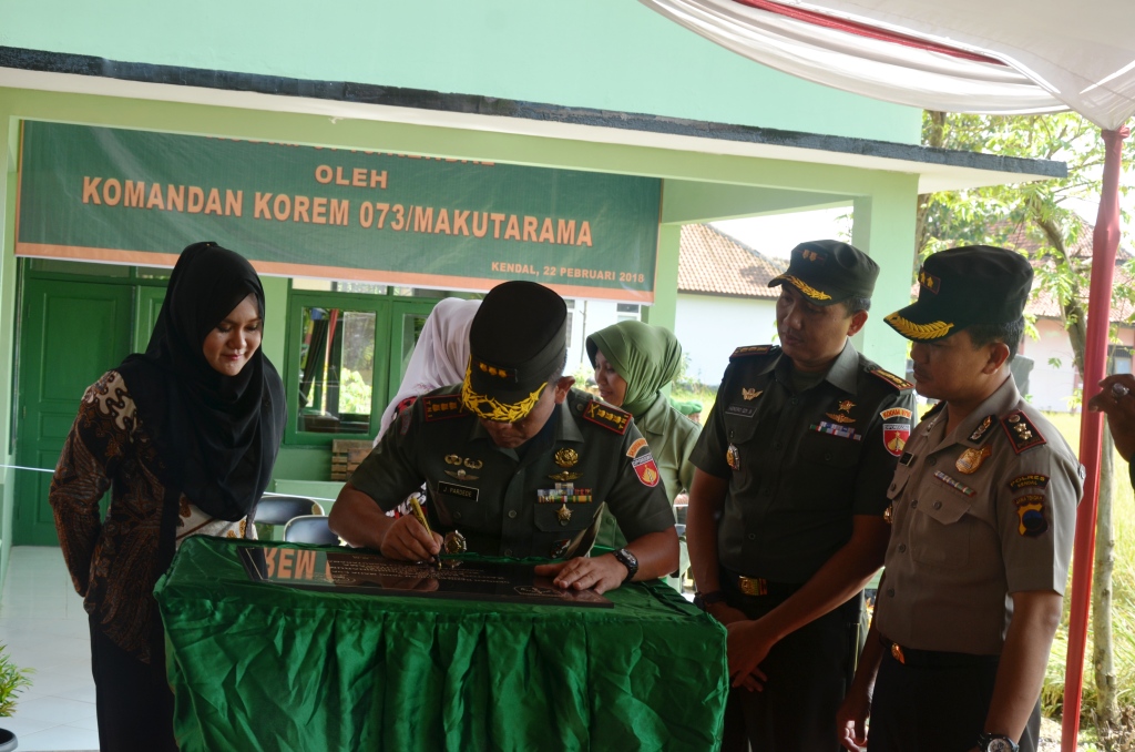 Koramil-17/Ringinarum Diresmikan Danrem